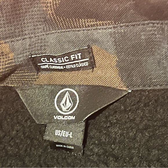 Volcom Flannel - Picture 5 of 5